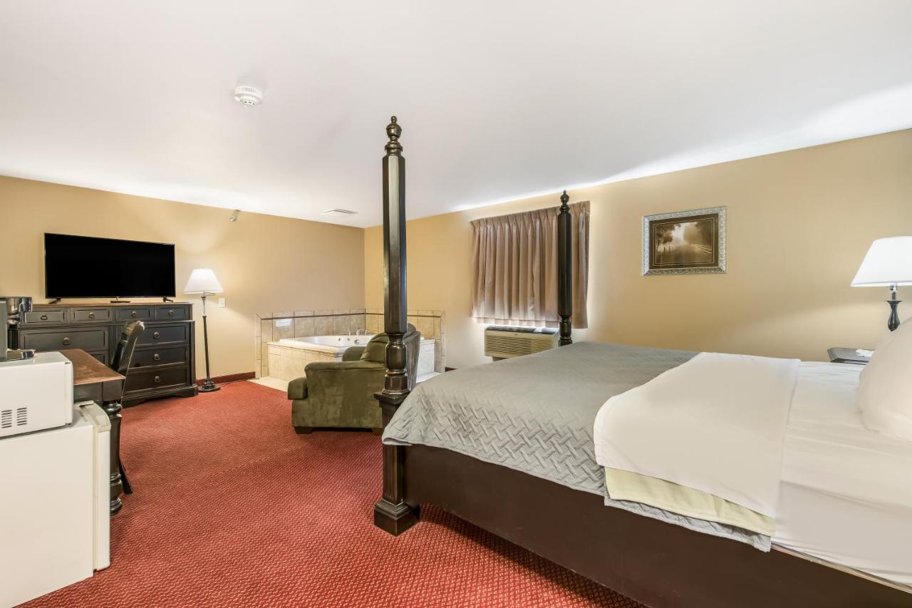 Econo Lodge Rice Lake Zewnętrze zdjęcie