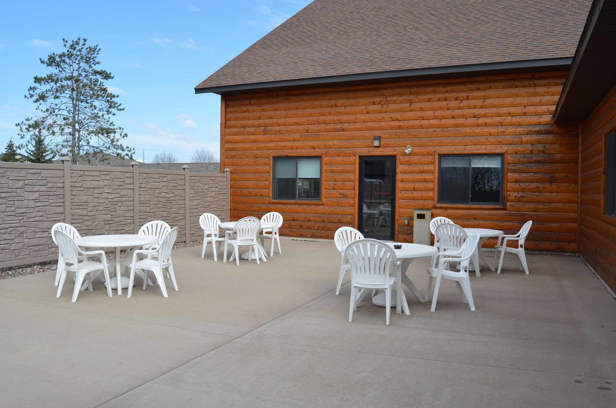Econo Lodge Rice Lake Zewnętrze zdjęcie